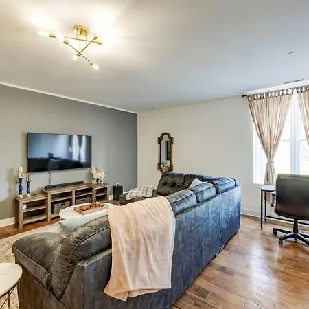 Downtown Louisville Condo- King Bed, Near Sites